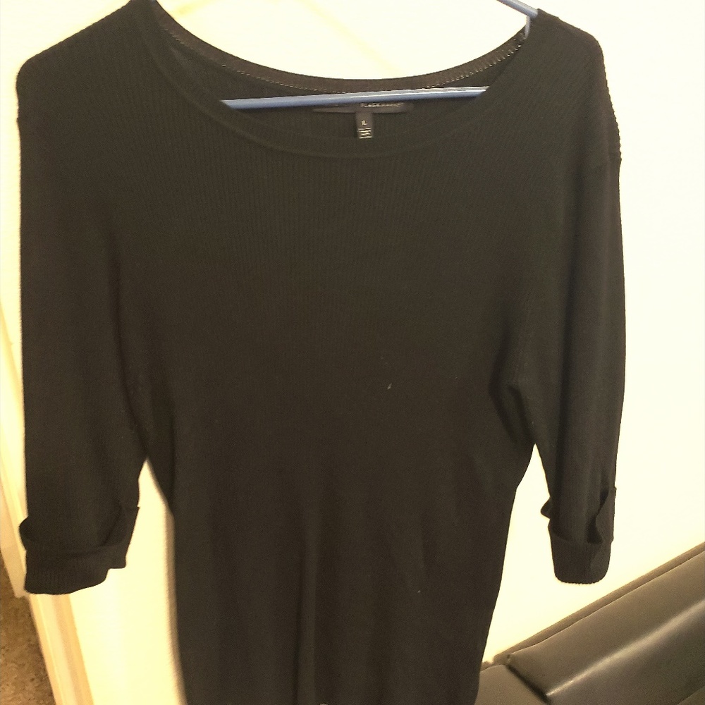 White House Black Market 1/2 sleeve Crew Neck